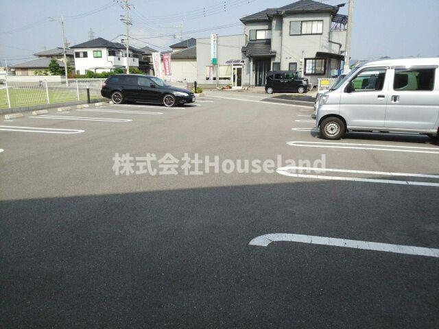 メゾン・ド・ソレイユ　Ａの駐車場