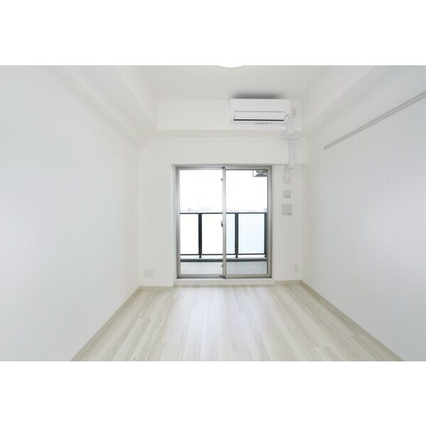 エステムコート名古屋黒川シャルマンの居間・リビング|使いやすい居間です