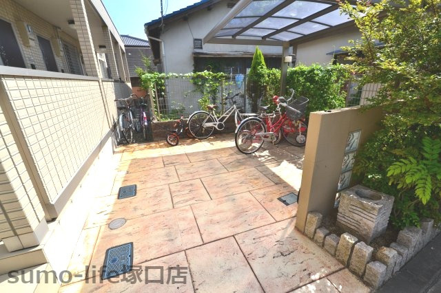 アルモニーアＦのエントランス