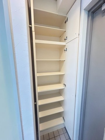 グリーンルーフ神若の収納