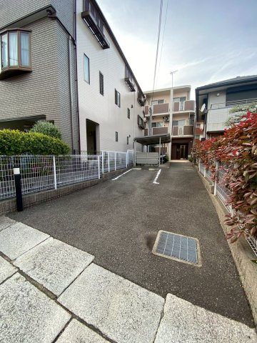 神戸市須磨区南町３丁目の賃貸マンションの駐車場|カースペースがあります