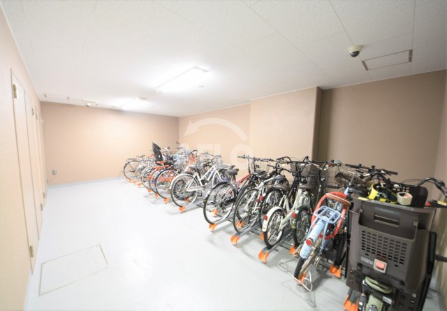 リーガル四ツ橋立売堀のその他共用部分|リーガル四ツ橋立売堀　屋内自転車置き場