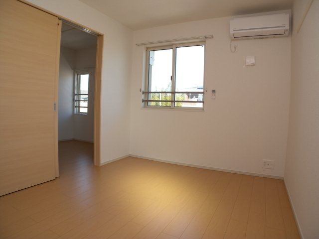 サンライズ赤羽の洋室