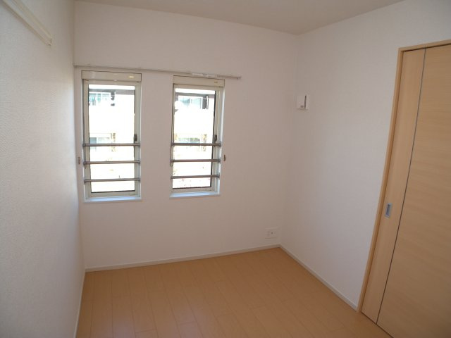 サンライズ赤羽の洋室