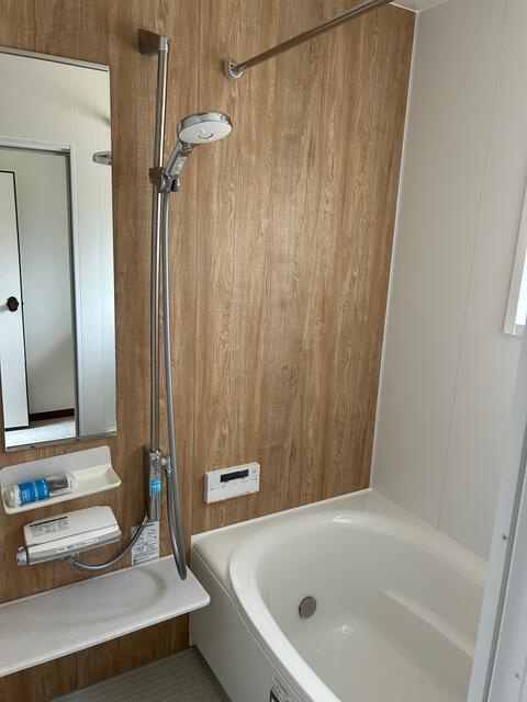 西脇市野村町　戸建の浴室