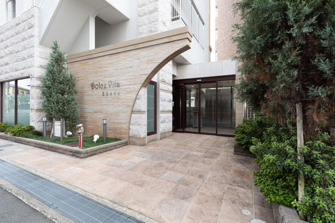 ドルチェヴィータ江坂のエントランス