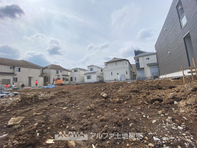 日野市神明1丁目新築戸建5棟の外観|Beside the shining sun
太陽が煌く、眩しく照らされた部屋で気持ちよく目覚める。
家族の温もりと幸せを感じる瞬間がここにある。