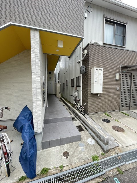 西宮市小松南町１丁目のアパートの外観