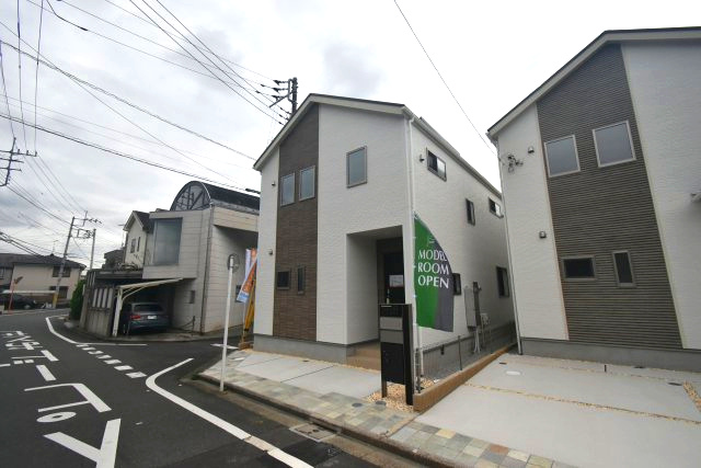 三鷹市大沢5丁目・新築戸建の前面道路含む現地写真