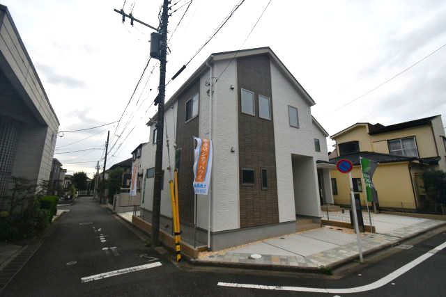 三鷹市大沢5丁目・新築戸建の前面道路含む現地写真