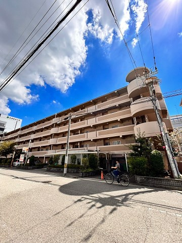 西宮市池開町の賃貸マンションの外観