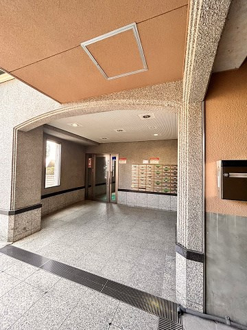 西宮市池開町の賃貸マンションの外観