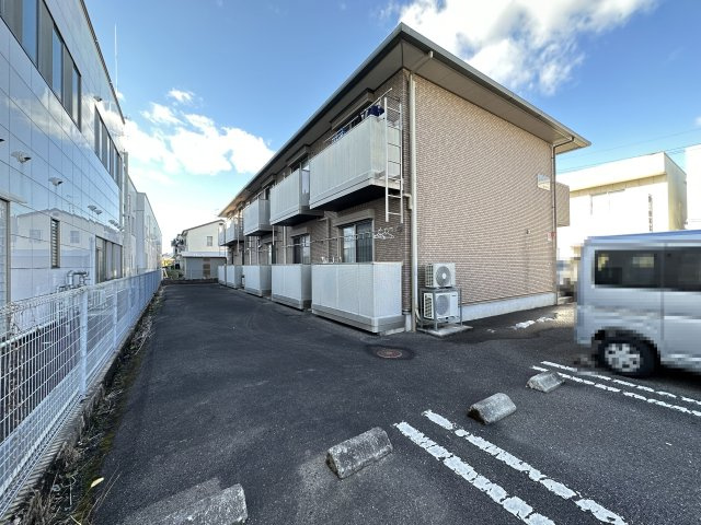 ジュネス南川添の外観