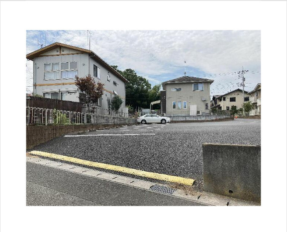 グランモアA棟・B棟駐車場の外観