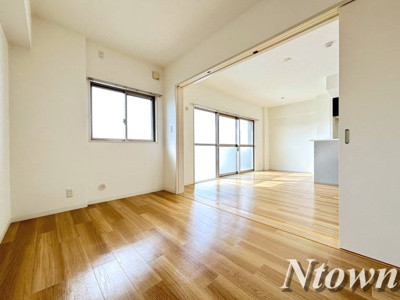 【居間・リビング】 | コンフォート城西 | ゆったり過ごせる居間です