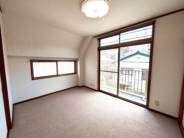 永松宅戸建の洋室