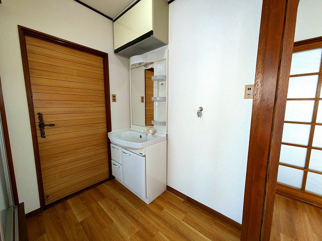永松宅戸建の独立洗面台
