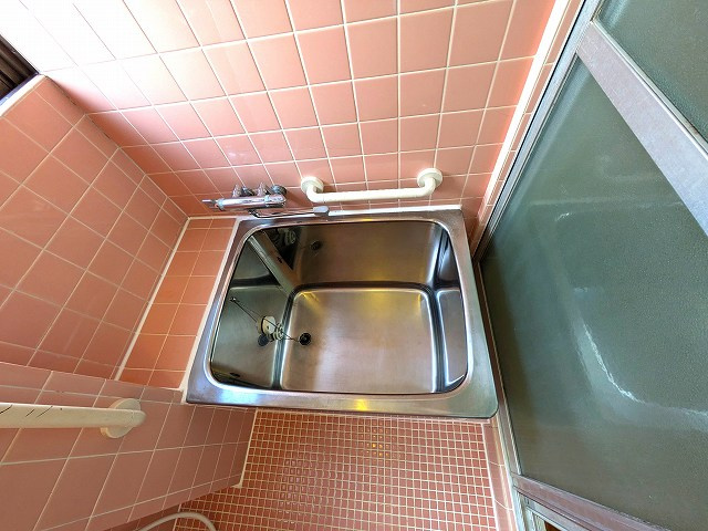 永松宅戸建の浴室