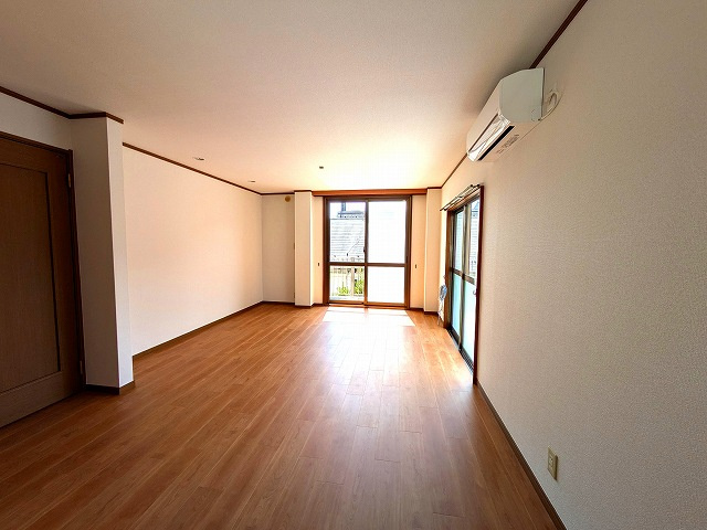 永松宅戸建の居間・リビング