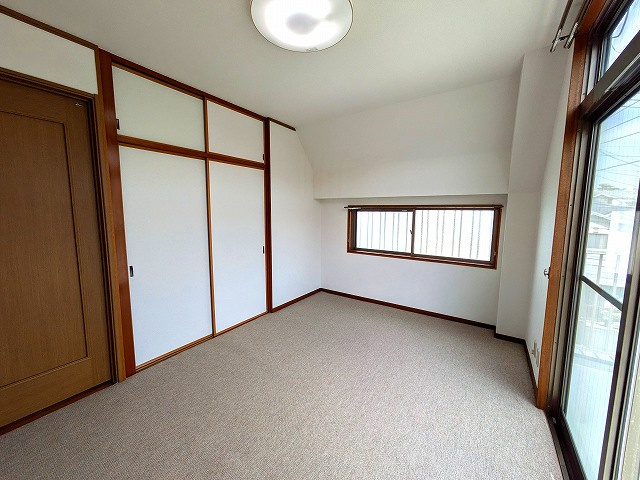 永松宅戸建の洋室