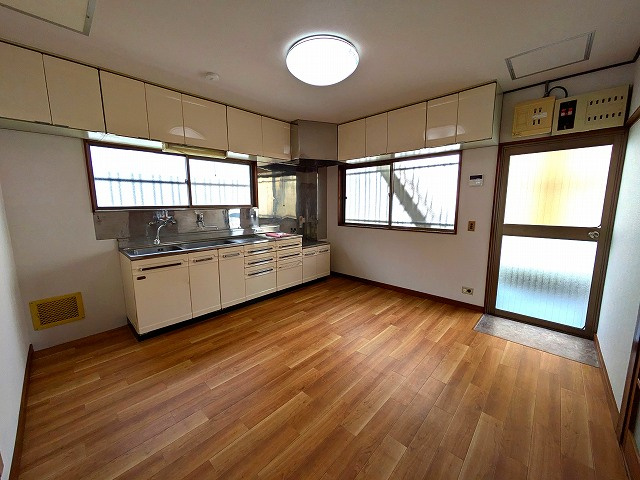 永松宅戸建の居間・リビング