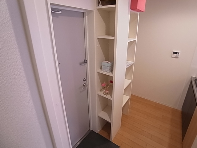 神戸市須磨区須磨浦通６丁目のアパートの玄関|シューズボックス付き玄関