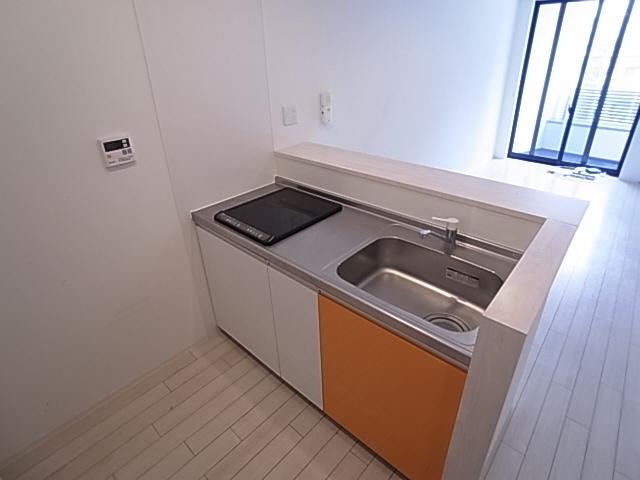 神戸市須磨区須磨浦通６丁目のアパートのキッチン|システムキッチン（ＩＨ２口）