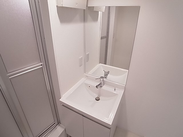 神戸市須磨区須磨浦通６丁目のアパートの洗面所|洗面