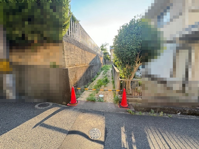 【前面道路含む現地写真】の画像