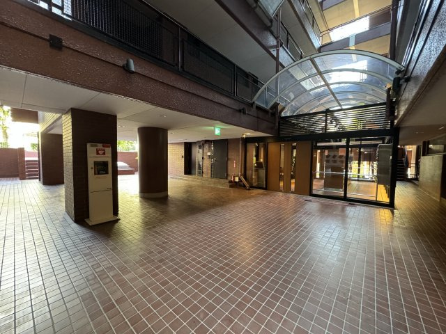 高輪タウンハウスのその他共用部分|ゆとりあるエントランスホール