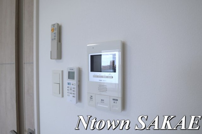 【セキュリティ】 | メイプル岩塚本通 | モニター付きインターフォンです。
