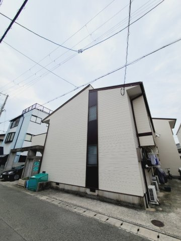 西宮市宮西町のアパートの外観