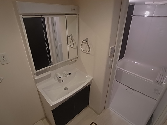 神戸市長田区神楽町５丁目の賃貸マンションの洗面所