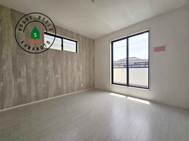 熊本市中央区出水7丁目第2-2棟（1号棟）　の寝室|主寝室には収納力に優れたクローゼットがありますので、お部屋もすっきり片付きます。