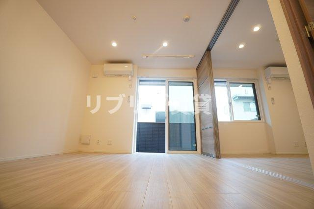 アヴァンスコート参番館の居間・リビング