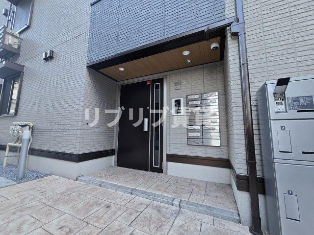 アヴァンスコート参番館のエントランス