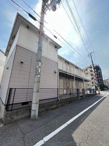 西宮市津門川町のアパートの外観