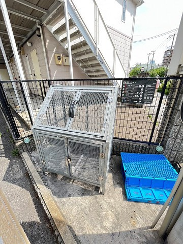 西宮市津門川町のアパートの外観