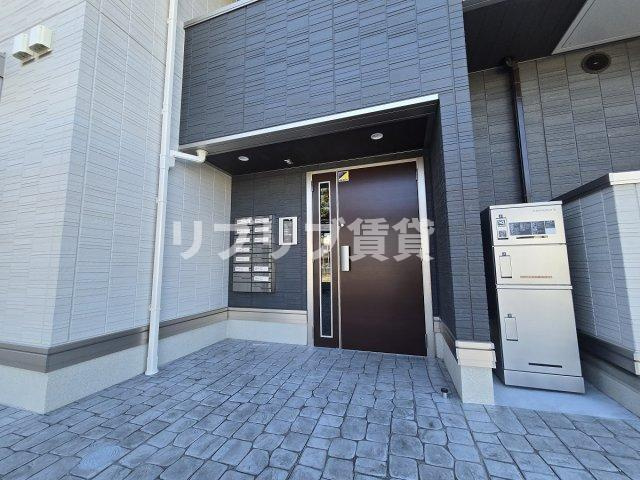 D-ROOM汐見丘町のエントランス