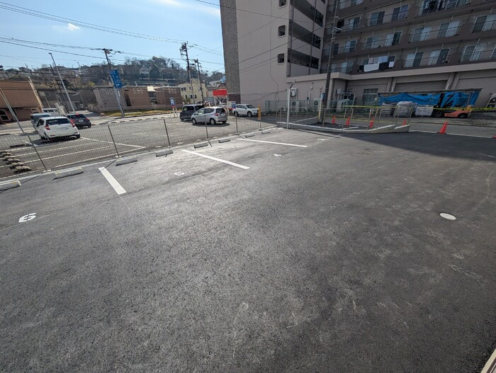 helio polisの駐車場