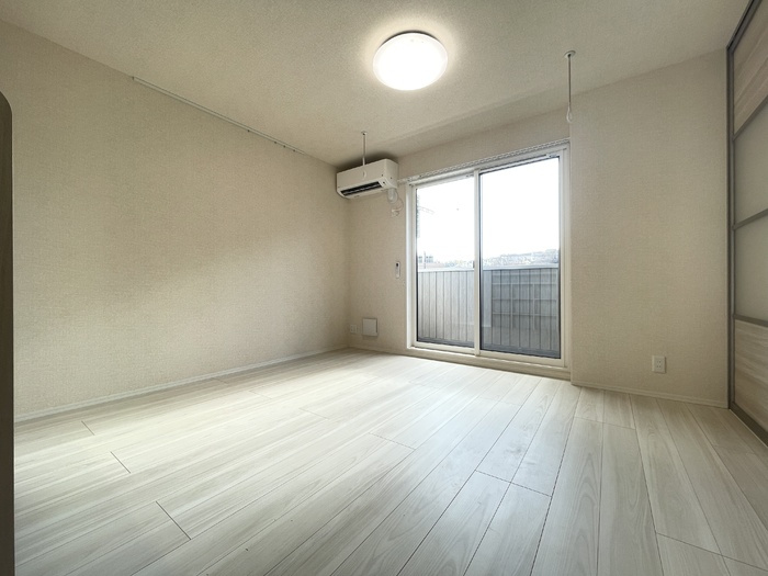 helio polisの居間・リビング