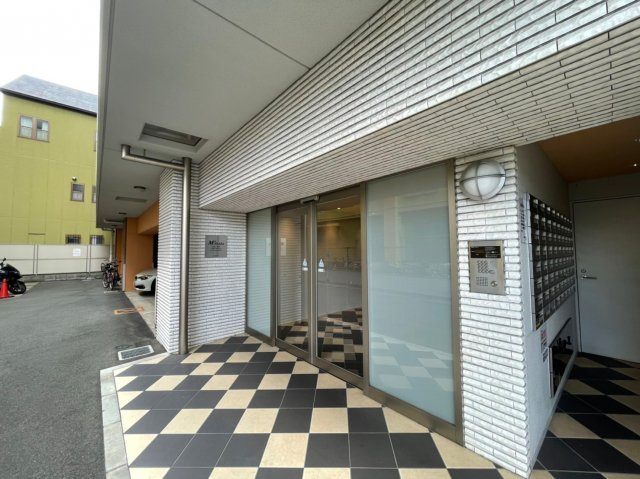 M’プラザ小阪駅前のエントランス|清潔なエントランスです