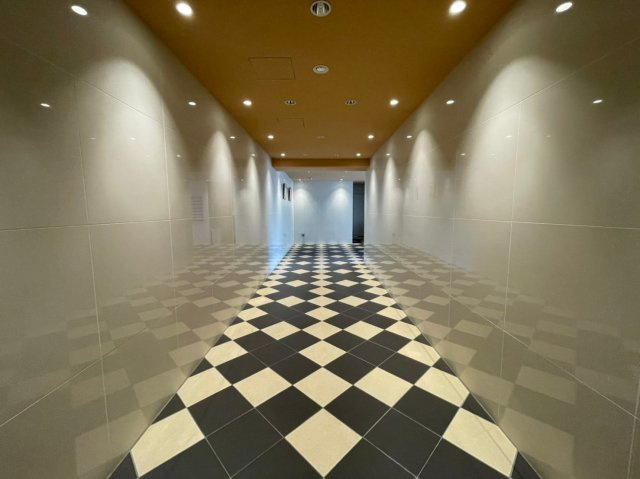 M’プラザ小阪駅前のロビー|建物の内部です