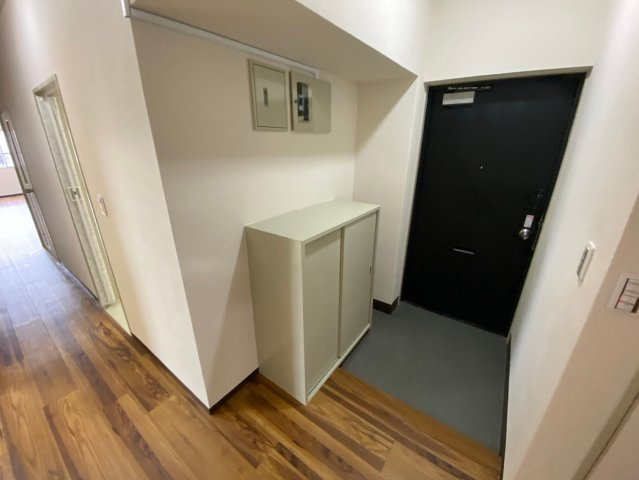 星ヶ丘アイリス北棟の玄関|明るく広い玄関には収納力に優れたシューズボックス！靴をスッキリと
整頓することができます。
