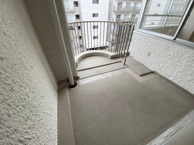 星ヶ丘アイリス北棟のバルコニー|陽射しが差し込む明るくて、広くて使いやすいバルコニーです！