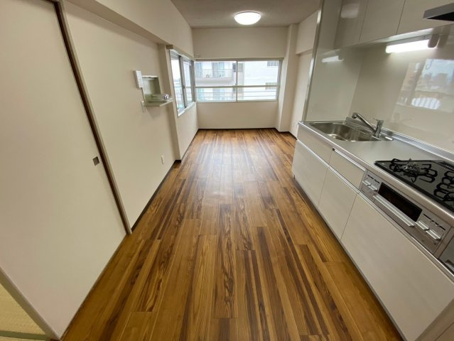 星ヶ丘アイリス北棟のダイニング|広々ダイニングで家族団らんのひと時を