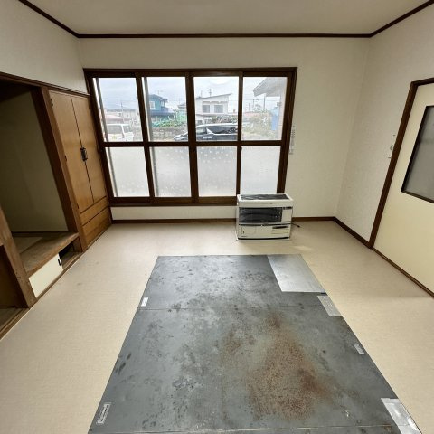 登別市幌別町6丁目28-3戸建の洋室