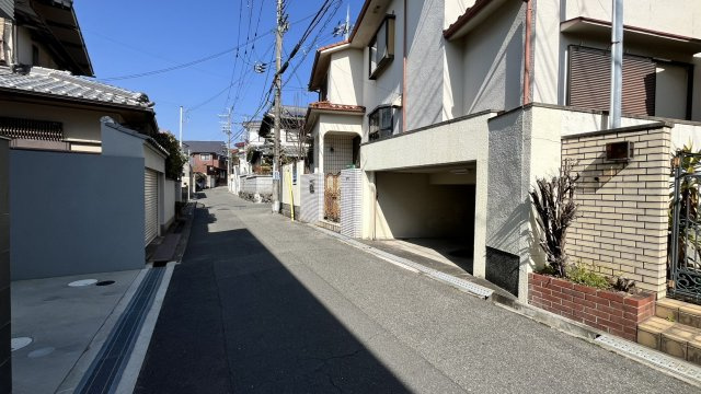 豊中市上野西3丁目　古家付き土地の前面道路含む現地写真