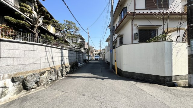 豊中市上野西3丁目　古家付き土地の前面道路含む現地写真