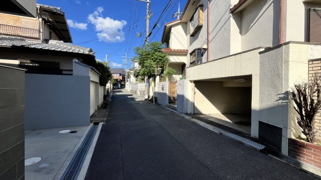 豊中市上野西3丁目　古家付き土地の前面道路含む現地写真